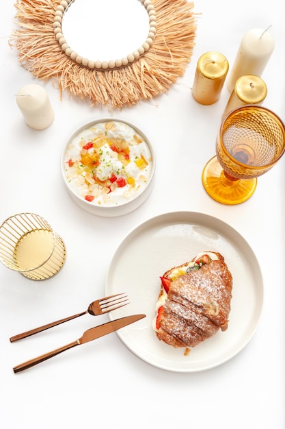 Kolacja przy wspólnym stole